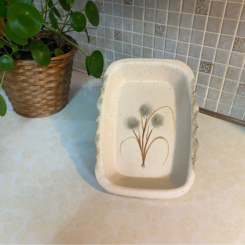 Vintage beautiful pottery dish with scalloped edges , jewelry dish , catch all